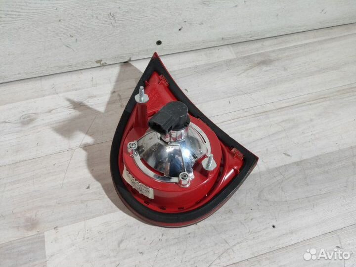 Фонарь задний левый Volkswagen Golf 5 BUD 1.4 2007