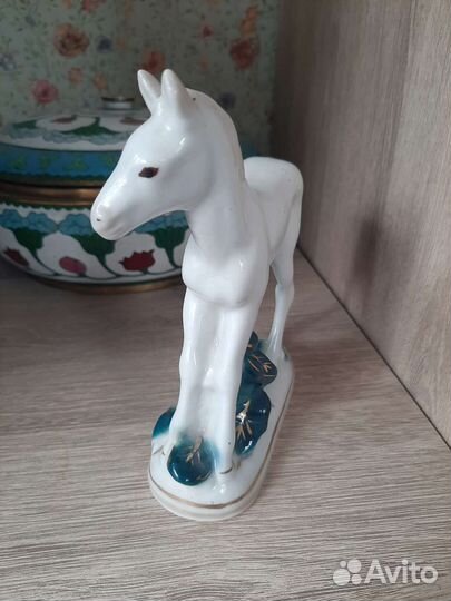 Статуэтка фарфор старая Гжель