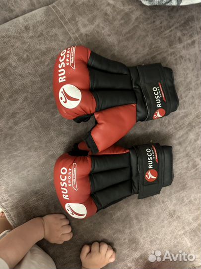 Боксерские перчатки