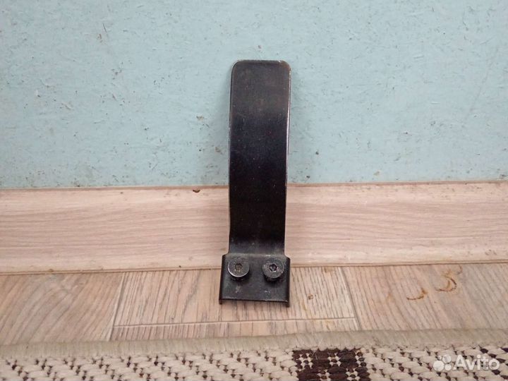 Продам тормоз с двумя болтами