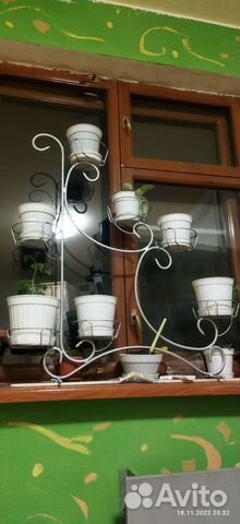 Подставка под цветы металлическая