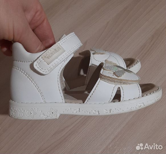 Сандалии для девочки 24 размер