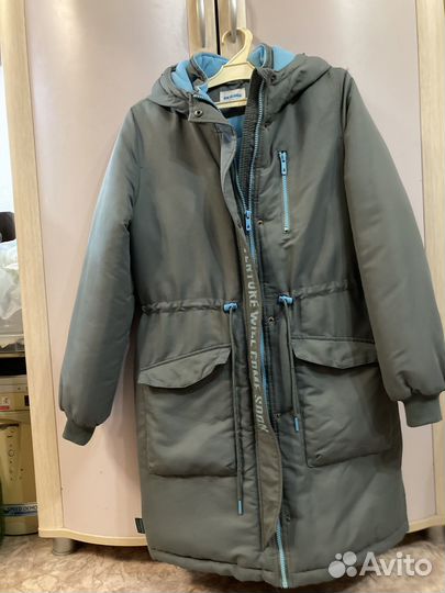 Продам зимнюю куртку Акула
