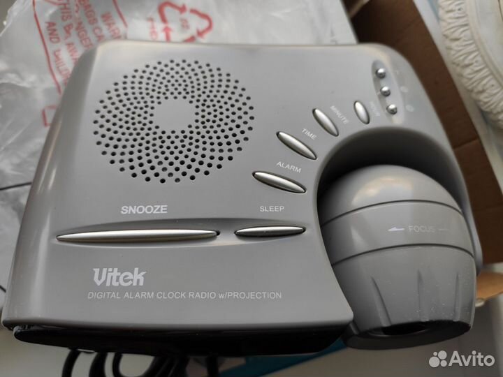 Новые часы с проектором и радио Vitek