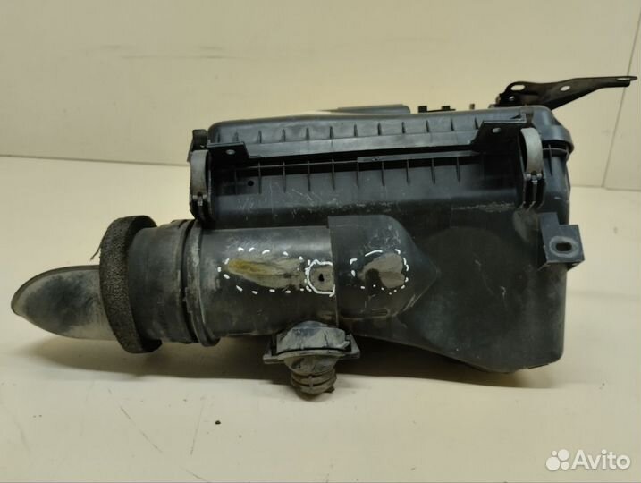 Корпус воздушного фильтра Toyota Land Cruiser Prad