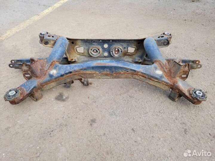 Подрамник задний на Lexus GS300