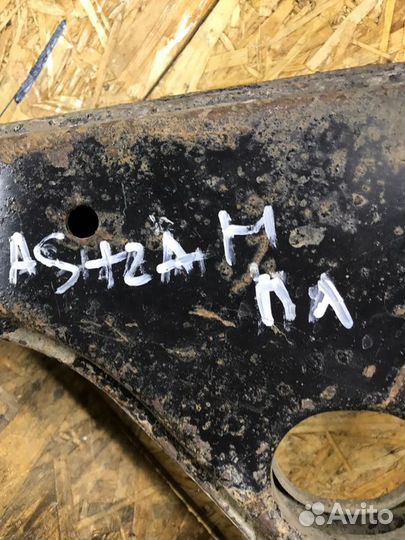 Рычаг подвески нижний передний Opel Astra H