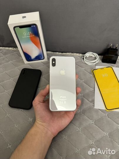 iPhone X, 64 ГБ