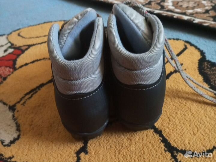 Лыжные ботинки