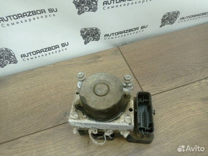 Блок ABS Renault Logan 2 седан K7MA812 2016