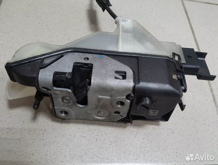 Замок двери передней левой Peugeot Expert III