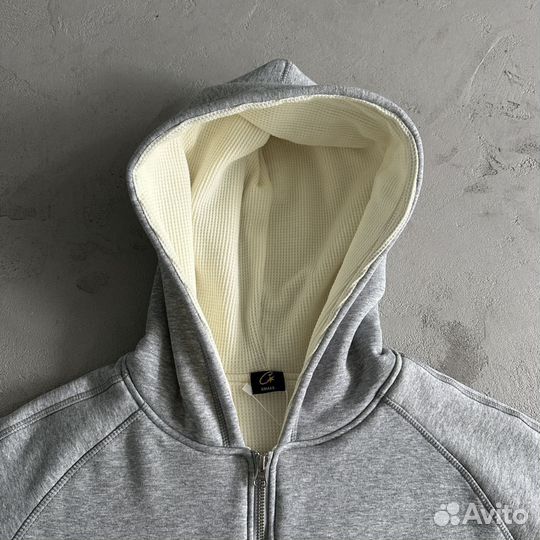 Зип худи Cortez на руках