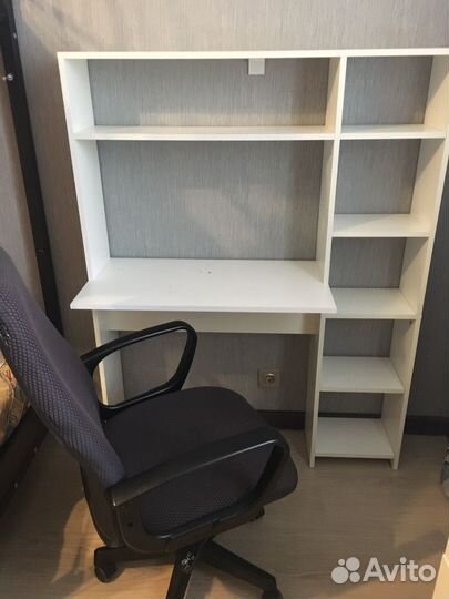 Письменный стол для школьника со стулом