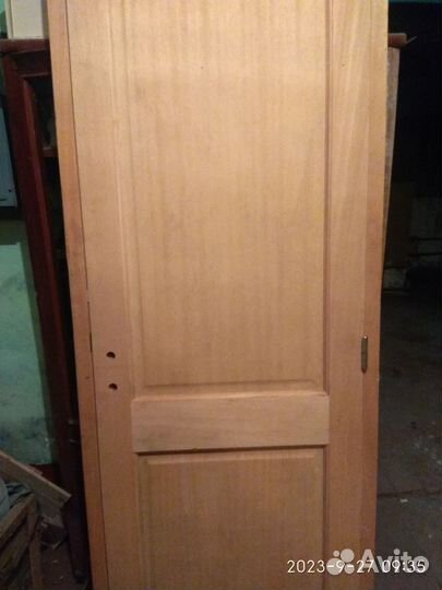 Двери межкомнатные из массива