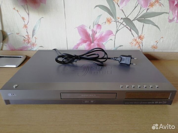 DVD-рекордер LG DR687DX