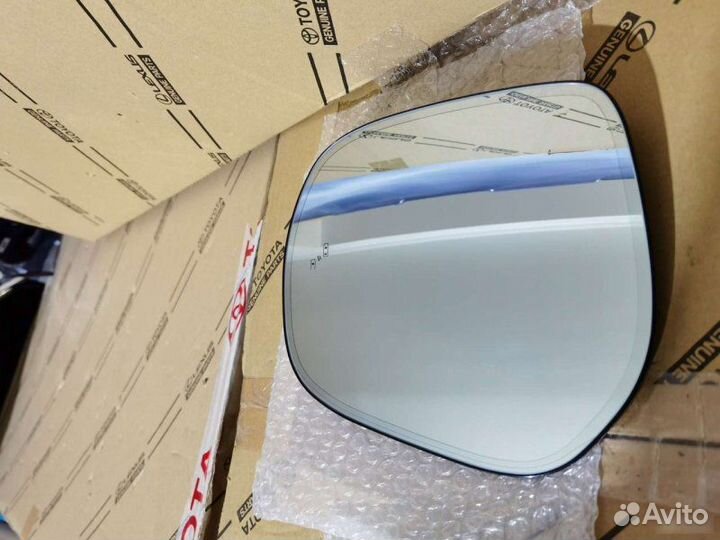 Зеркальный элемент Toyota Land Cruiser 200