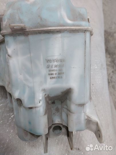 Бачок омывателя Toyota Rav 4 2010-2012 под омывате