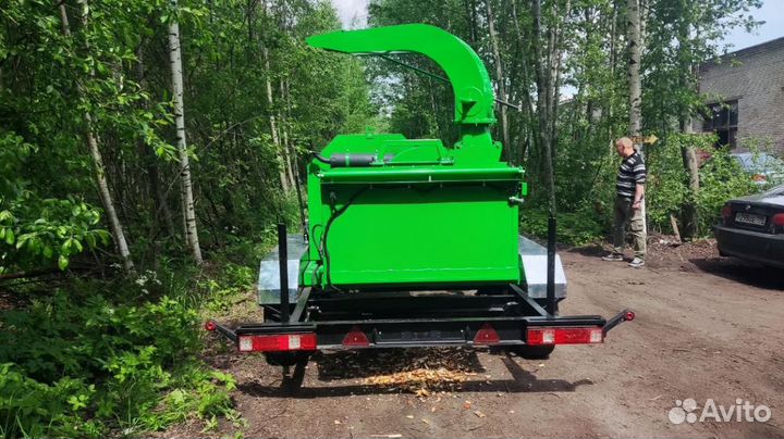 Измельчитель древесины прицеп