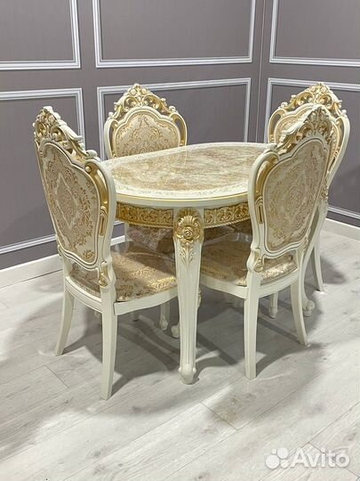 Кухонный стол и стулья