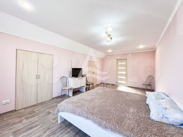 Дом 206 м² на участке 5,8 сот.