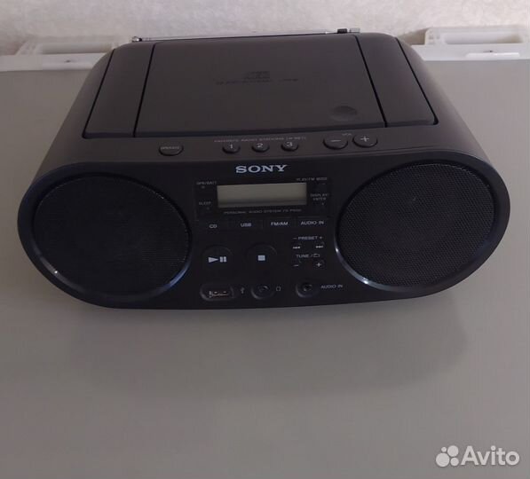 Классная магнитола Sony с CD/MP3, FM, USB, AUX