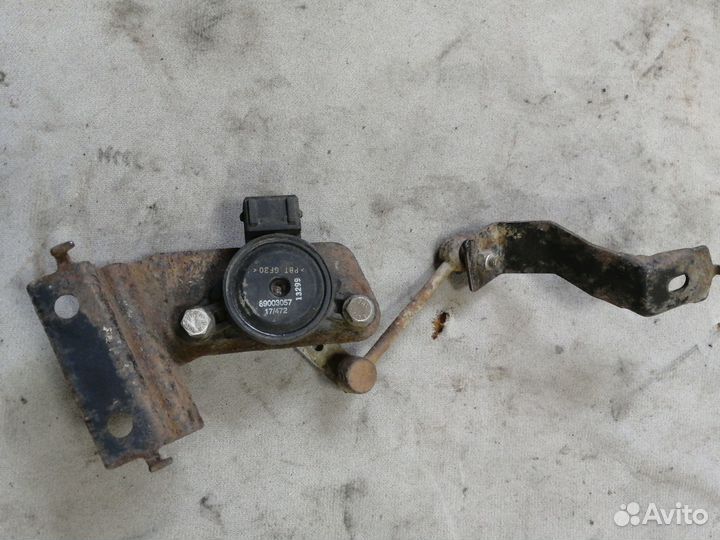 Датчик дорожного просвета Nissan Primera P11 2000