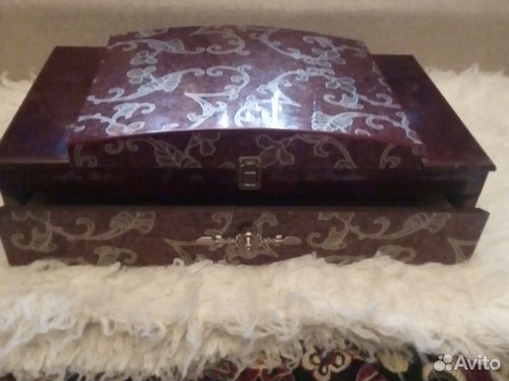 Шкатулка комодик