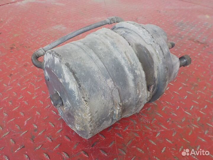 Энергоаккумулятор Volvo FH FM 21752715