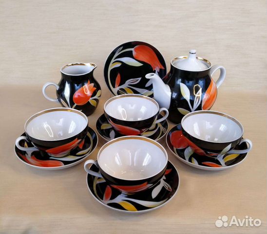 Чайный сервиз Тюльпаны на черном Дулёво