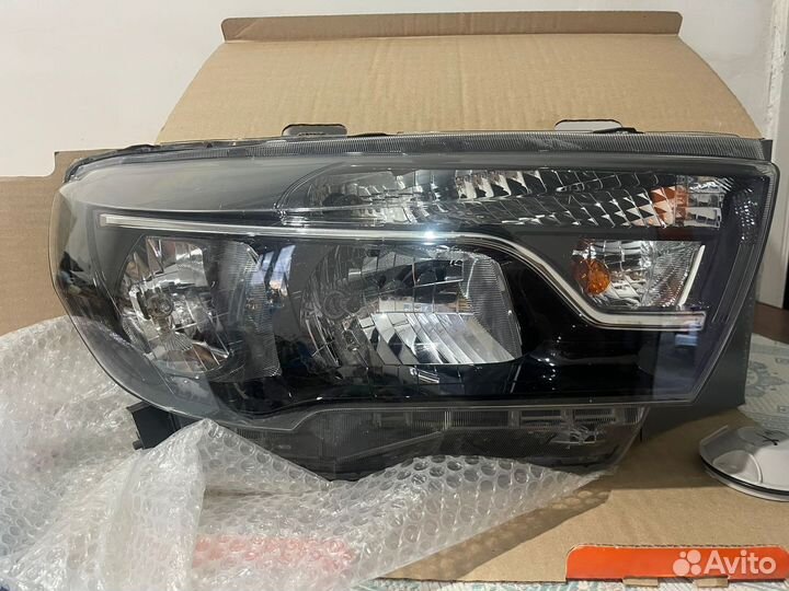Продам фару на весту правая