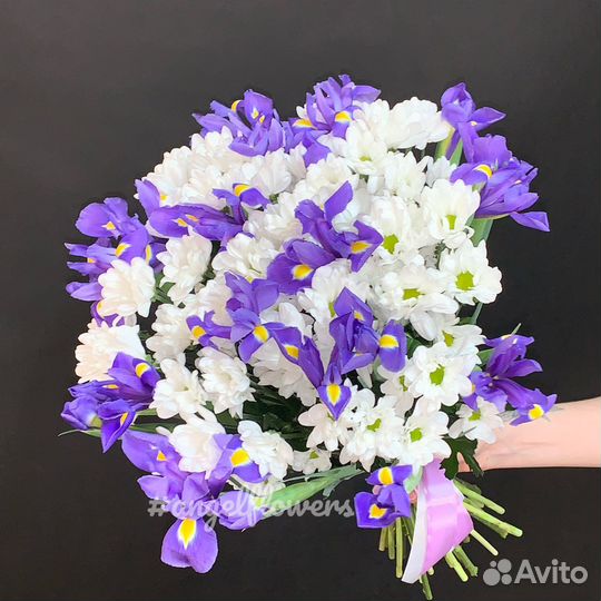 Хризантемы с ирисом