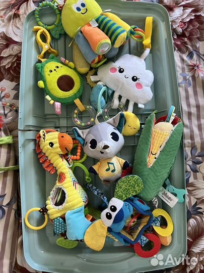 Большой пакет игрушек для малыша