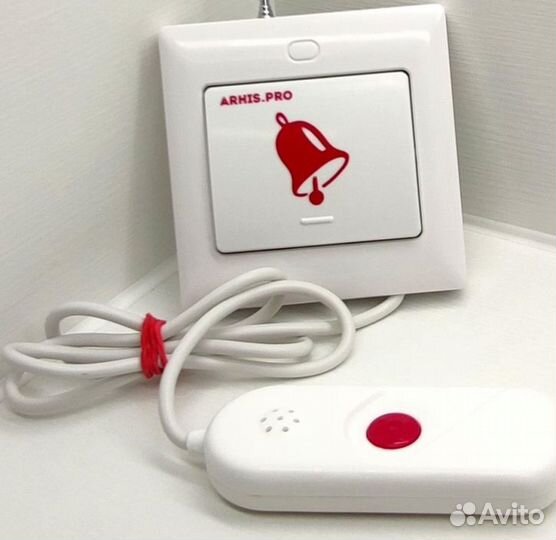 Кнопка вызова персонала с выносной кнопкой в руку