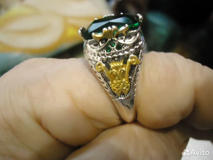 Мужской винтажный перстень с зелёным цирконом