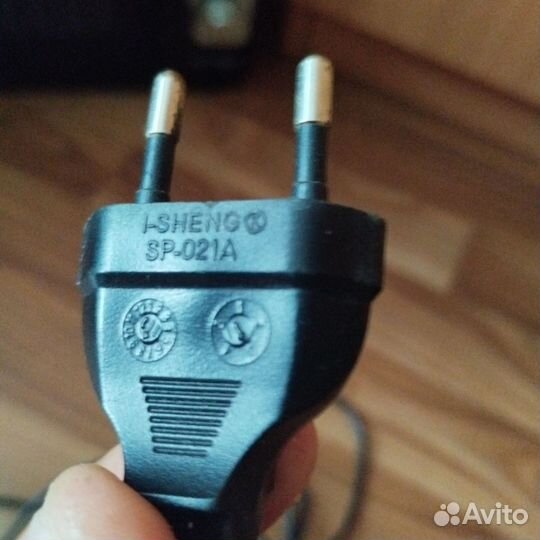 Зарядка для ноутбука