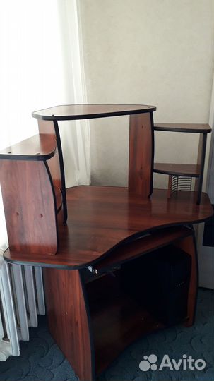 Продаю компьютерный стол