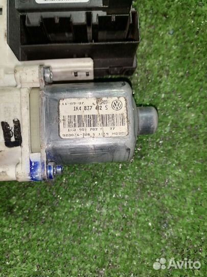 Моторчик стеклоподъемника Volkswagen Golf