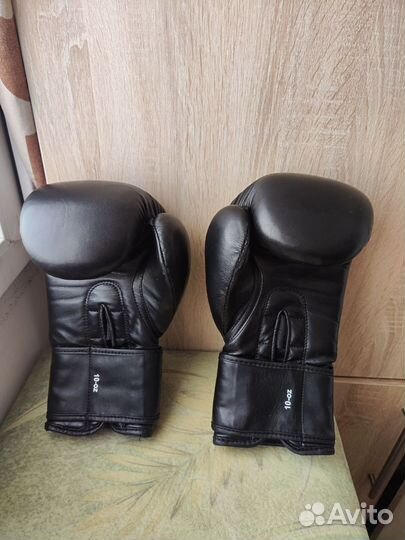 Боксерские перчатки demix 10 oz