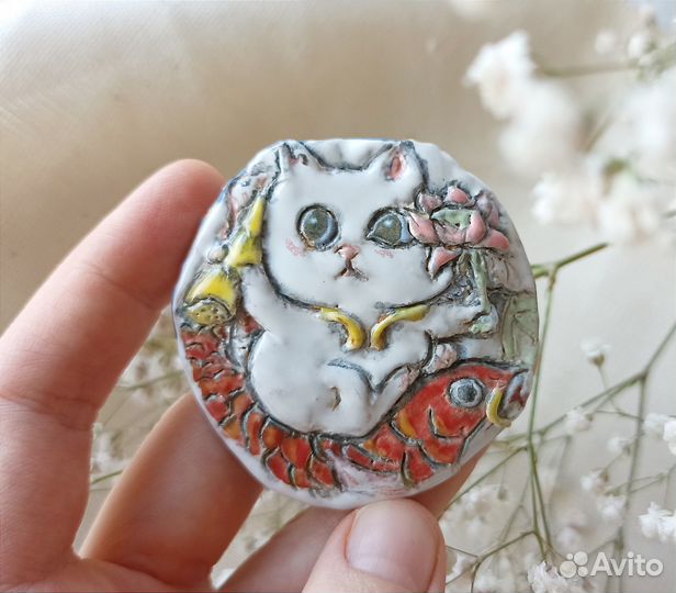 Брошь ручной работы керамическая в японском стиле