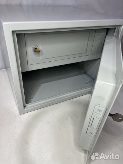 Сейф для денег и документов