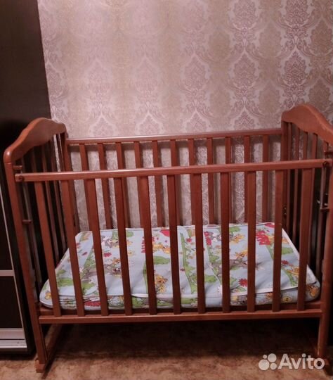 Детская кроватка