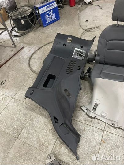 Третий ряд сидений Toyota Land Cruiser 200 4.7