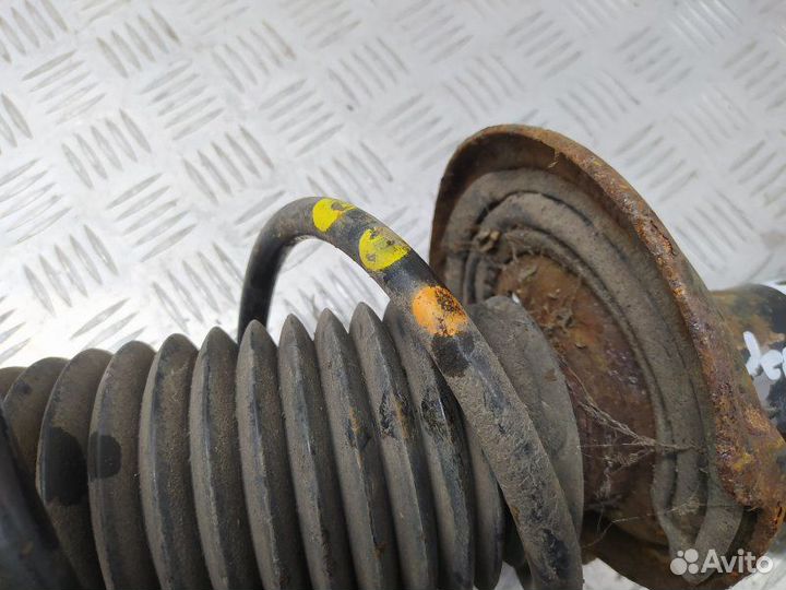 Б/У Б/У Стойка задняя Ржавчина на корпусе