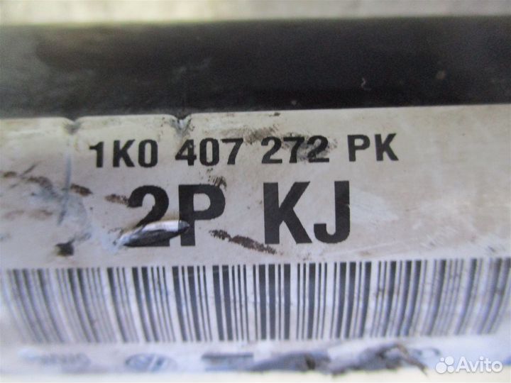 Привод передний правый Volkswagen Golf 6 5K1 caxa