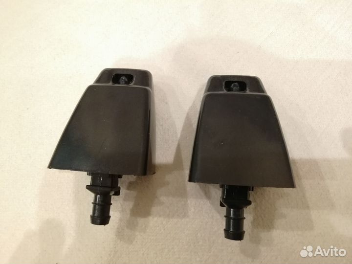 Форсунка омывателя фар Toyota Land Cruiser 100