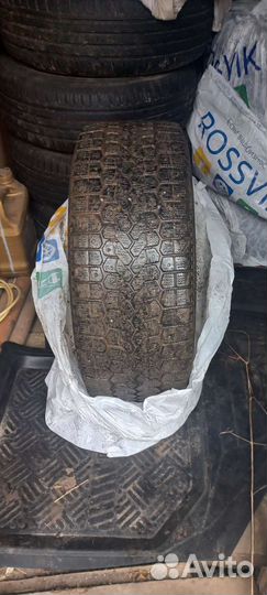 Yokohama Ice Guard Stud IG55 215/55 R16