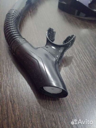 Маска с трубкой для подводного плавания