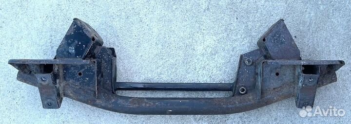 Балка двигателя передняя Хендай H-1 2005г 2.5л