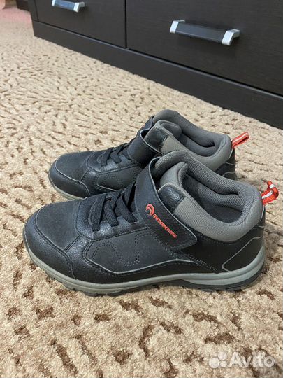 Кроссовки утепленные