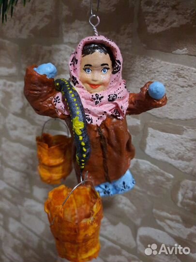 Ватная ёлочная игрушка Девушка с коромыслом